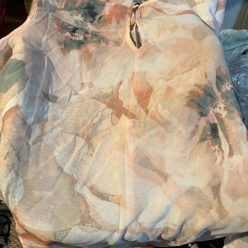 Jennifer Lopez blouse for work or play